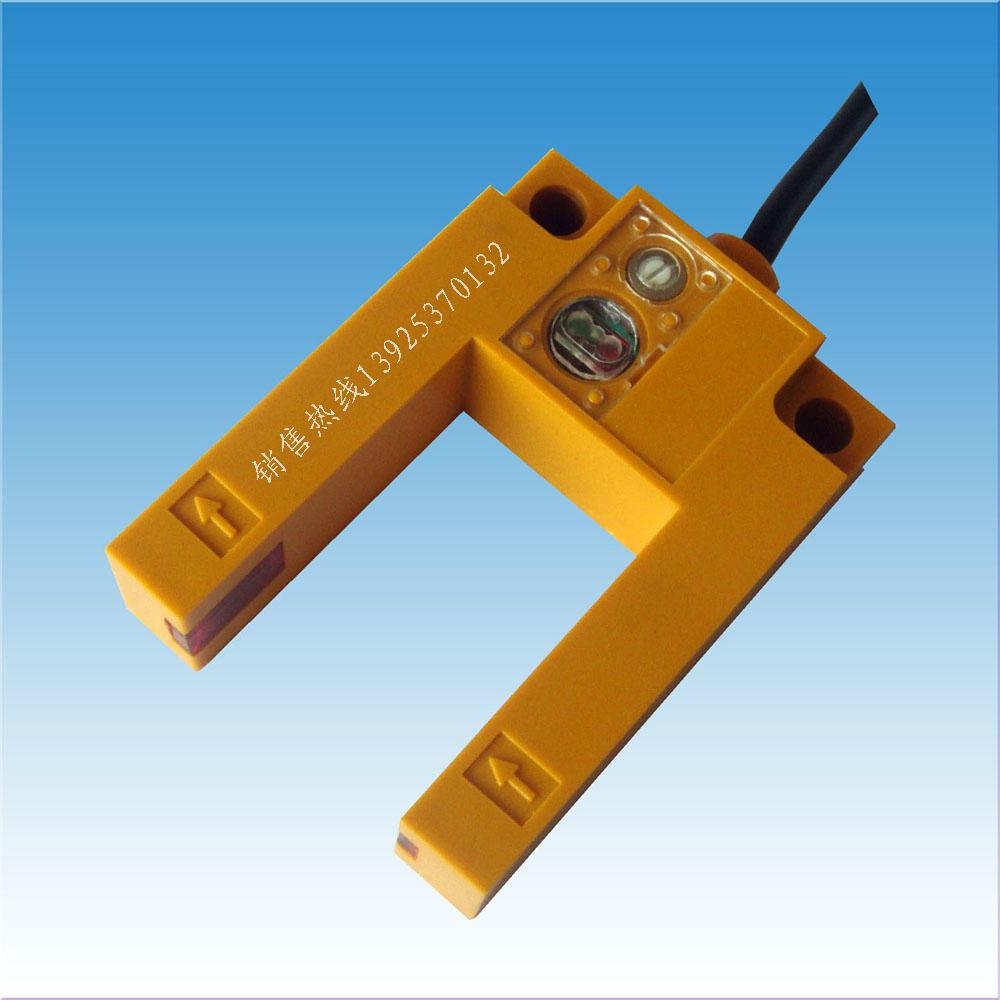 信號(hào)調(diào)理大致可分為五大類,即電平調(diào)整、線性化、信號(hào)呢形式變換、濾波、阻抗匹配。